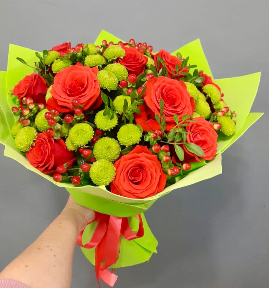 Букет цветов из: Хризантемы и Розы в Восточном Ставропольского края