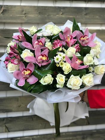Букет цветов из: Розы и Хризантемы в Восточном Ставропольского края