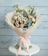 Букет цветов из:  Розы и Лизиантусы в Восточном Ставропольского края