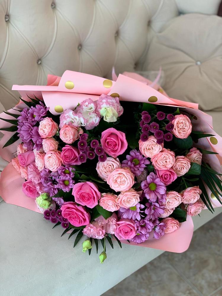 Букет цветов из: Хризантемы, Розы и Лизиантусы в Восточном Ставропольского края