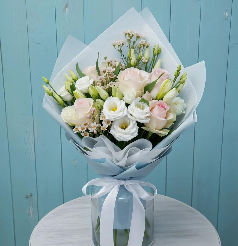 Букет цветов из: Розы и Лизиантусы в Восточном Ставропольского края