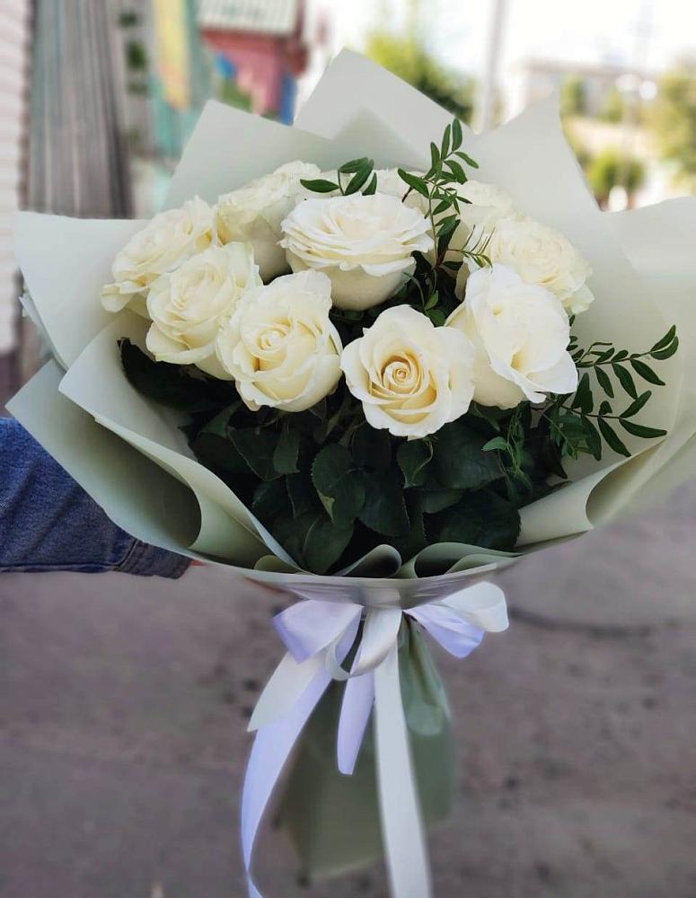 Букет Белые розы Проуд в Восточном Ставропольского края
