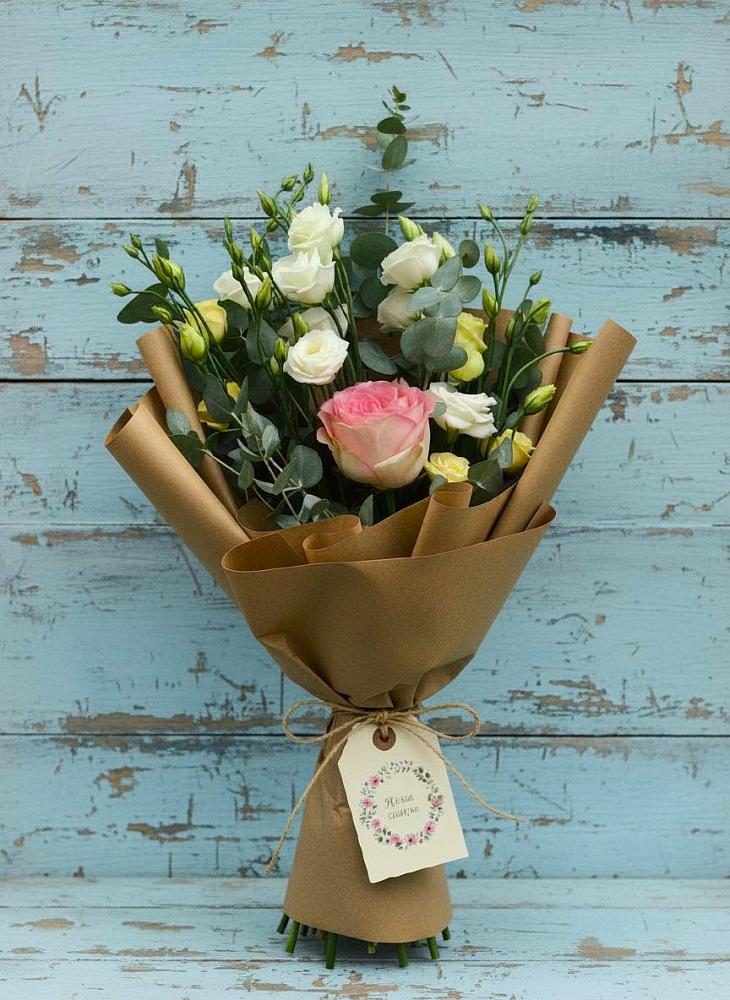 Букет цветов из: Розы и Лизиантусы в Восточном Ставропольского края