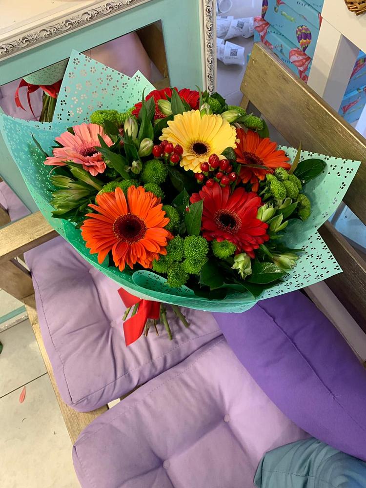 Букет цветов из: Герберы, Хризантемы и Альстромерии в Восточном Ставропольского края