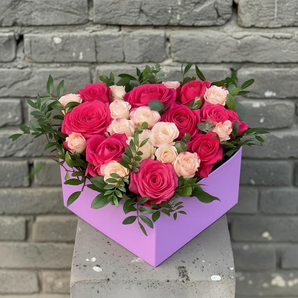 Цветочная композиция из Розы в коробке в Восточном Ставропольского края