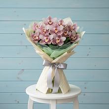 Букет цветов из:  Орхидеи и Розы в Восточном Ставропольского края