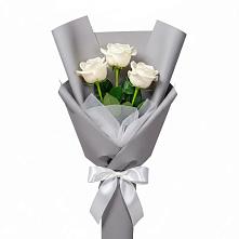 Букет 3 белые розы в Восточном Ставропольского края