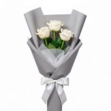 Букет 3 белые розы в Восточном Ставропольского края