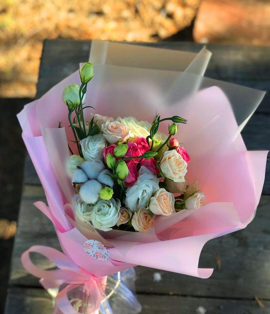 Букет цветов из: Розы и Лизиантусы в Восточном Ставропольского края