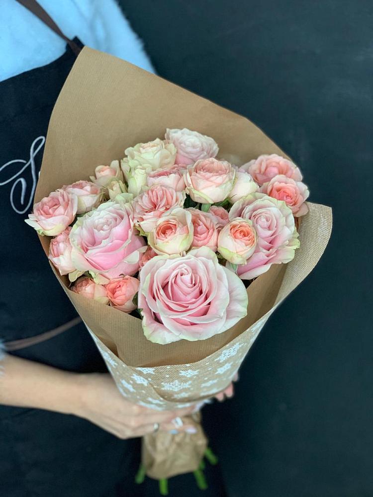 Букет цветов из: Хризантемы и Розы в Восточном Ставропольского края