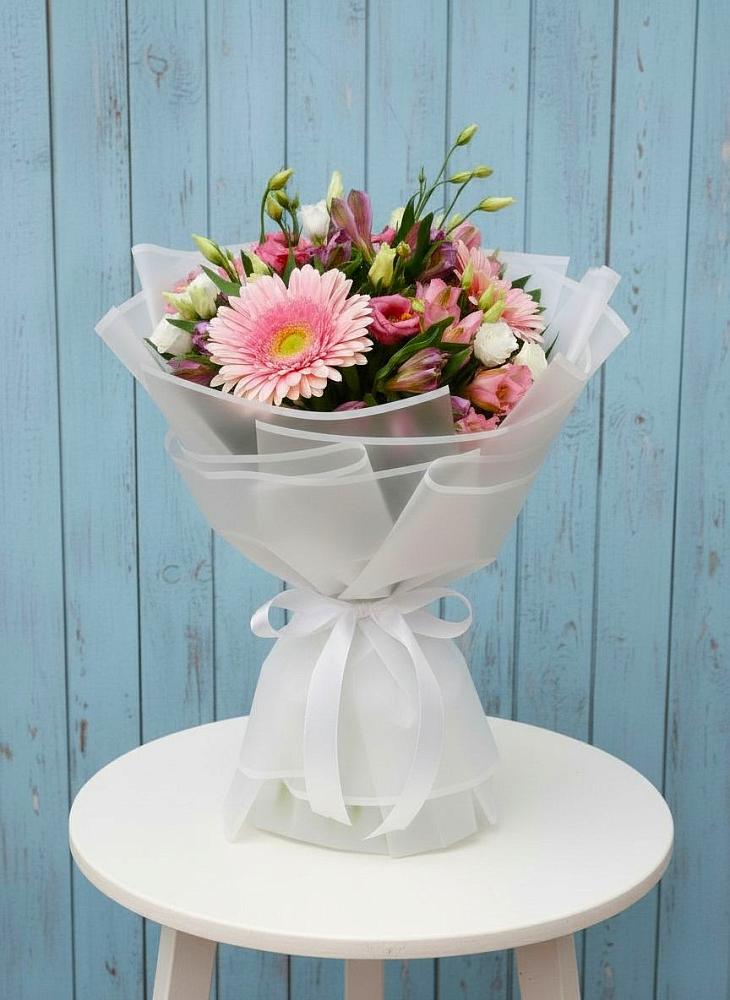 Букет цветов из: Герберы, Альстромерии и Лизиантусы в Восточном Ставропольского края