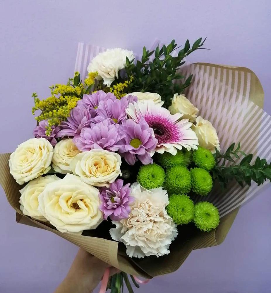 Букет цветов из: Хризантемы, Розы, Гвоздики и Герберы в Восточном Ставропольского края