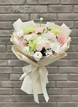 Букет цветов из:  Гвоздики, Розы, Лизиантусы и Хризантемы в Восточном Ставропольского края