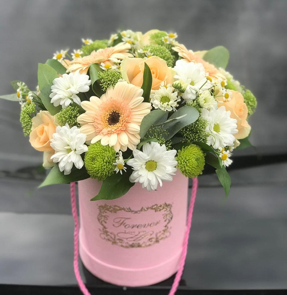 Цветочная композиция из Розы, Герберы и Хризантемы в шляпной коробке в Восточном Ставропольского края