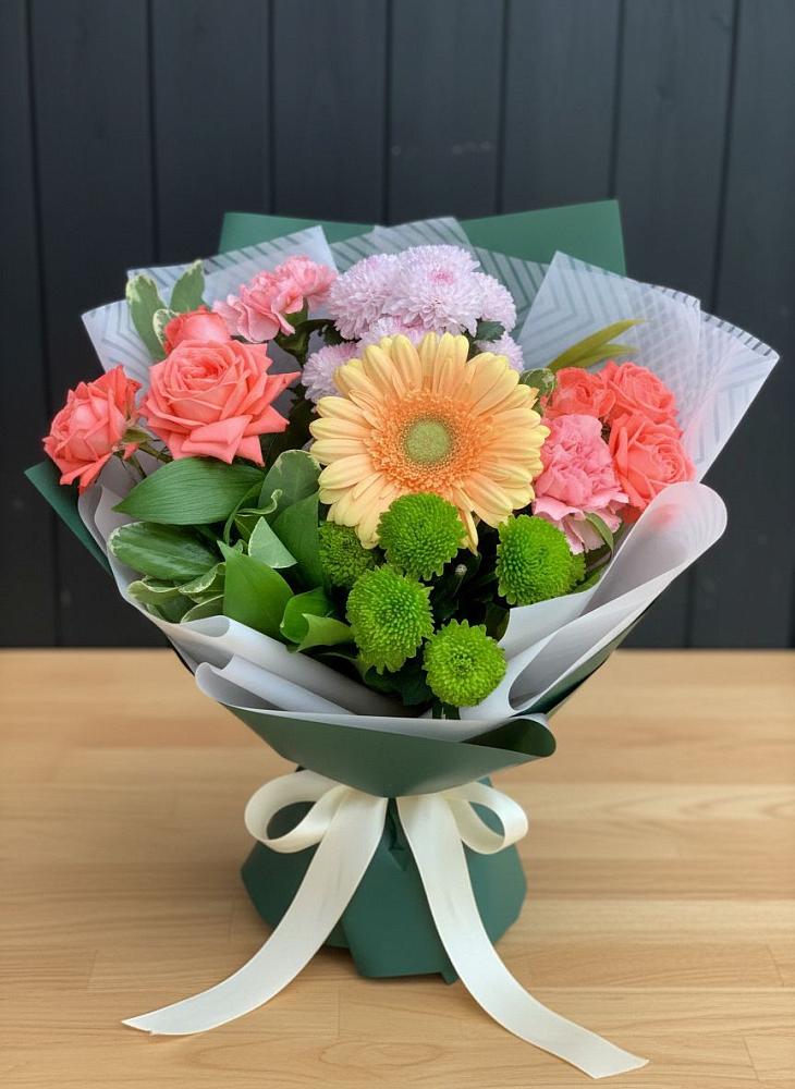 Букет цветов из: Гвоздики, Розы, Герберы и Хризантемы в Восточном Ставропольского края