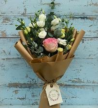 Букет цветов из:  Розы и Лизиантусы в Восточном Ставропольского края