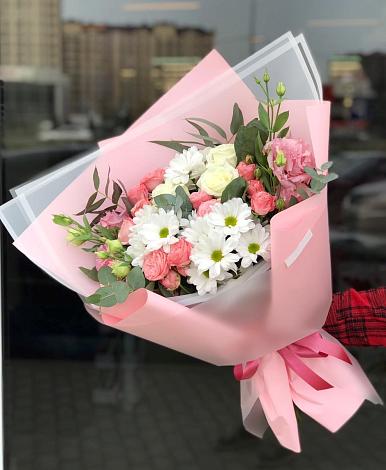 Букет цветов из: Розы, Лизиантусы и Хризантемы в Восточном Ставропольского края