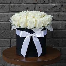 Цветочная композиция из Розы в шляпной коробке в Восточном Ставропольского края