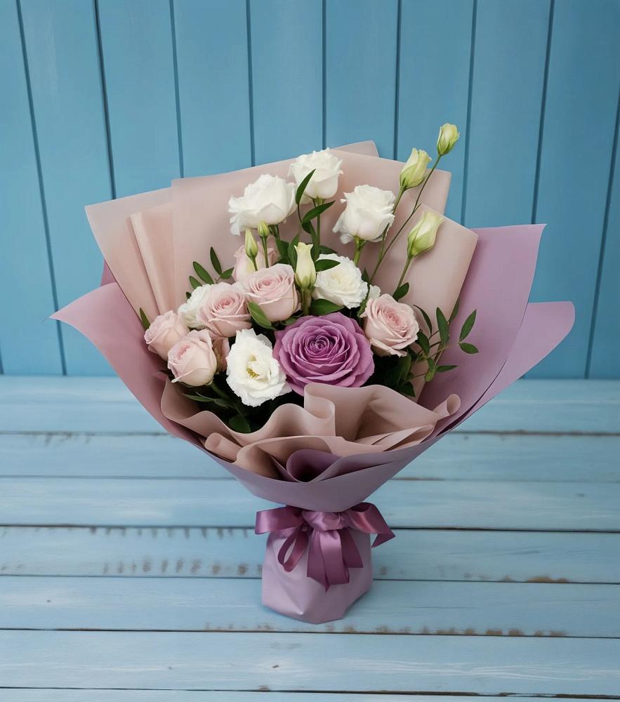 Букет цветов из: Розы и Лизиантусы в Восточном Ставропольского края